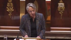 Utilisation de l’article 49.3 : abandon de l’esprit social de la Constitution